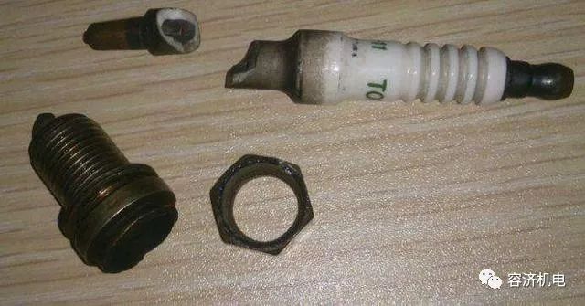 汽油机拆装实验心得_汽油机拆解视频_通用汽油机拆装