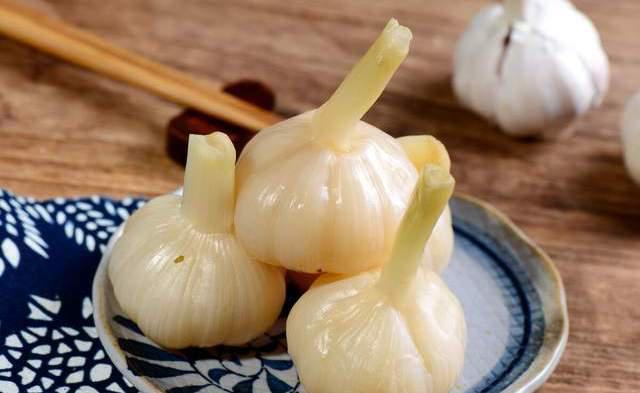 腌制酸甜方法糖蒜怎么做_酸甜糖蒜腌制方法大全_酸甜糖蒜的腌制方法