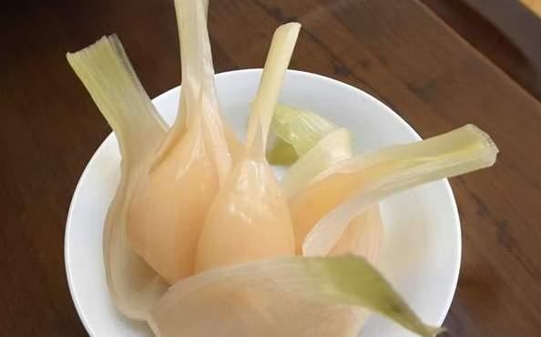 腌制酸甜方法糖蒜怎么做_酸甜糖蒜腌制方法大全_酸甜糖蒜的腌制方法