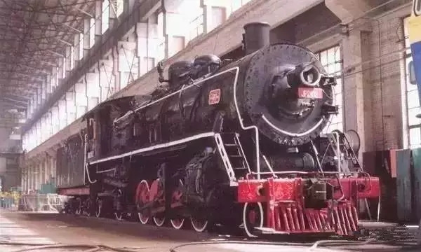国产铁路客车简介_中老铁路用什么列车_中国铁路老客车