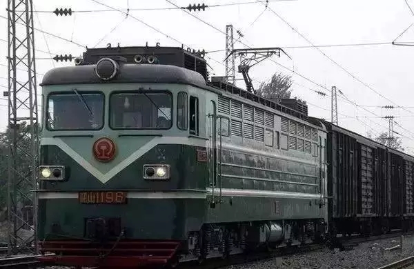 中国铁路老客车_国产铁路客车简介_中老铁路用什么列车