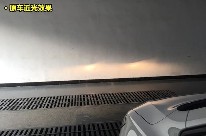 途安尾灯灯泡更换_途安尾灯拆卸视频_大众途安尾灯灯罩碎了