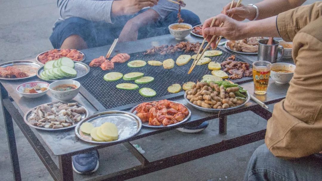 昆明烧烤摊_昆明哪里有烧烤批发的地方_昆明赶集网摆烧烤