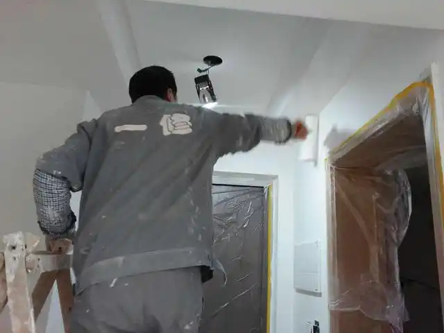 墙面油漆翻新刷墙步骤_墙面油漆翻新_墙面油漆翻新多少钱一平米