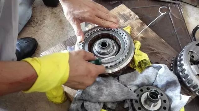 变速箱大修工时费_修下变速箱多少钱啊_变速箱大修多少钱
