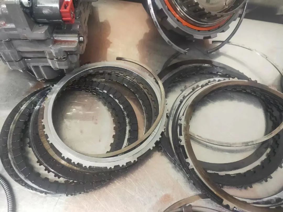 变速箱大修多少钱_变速箱大修工时费_大修变速箱多少钱