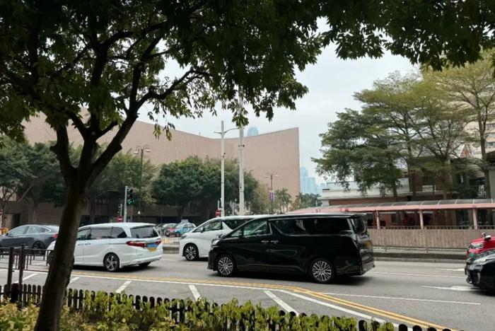 保姆香港车喜欢什么颜色_香港 喜欢 保姆车_香港保姆车多少钱一辆