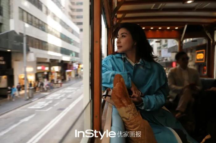 保姆香港车喜欢什么颜色_香港保姆车多少钱一辆_香港 喜欢 保姆车