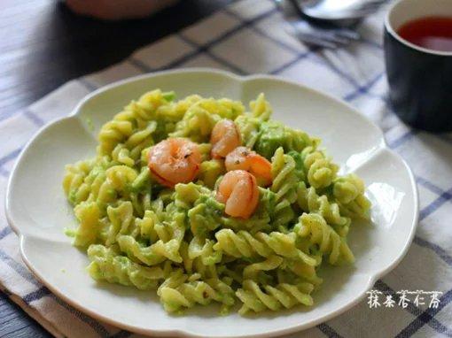 牛油果青酱意面_果牛油意面做什么好吃_牛油果意面怎么做