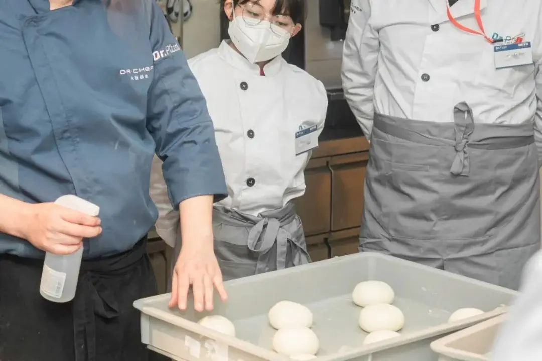 披萨饼发酵回缩_披萨饼发酵时间过长_饼发酵披萨回缩怎么办