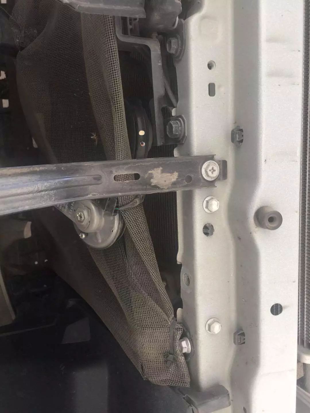 水箱防虫网安装_水箱防虫安装网的作用_水箱防虫安装网怎么安装