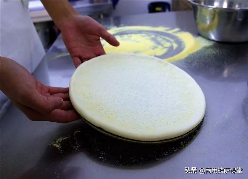 披萨饼发酵回缩_饼发酵披萨回缩的原因_披萨饼发酵时间过长