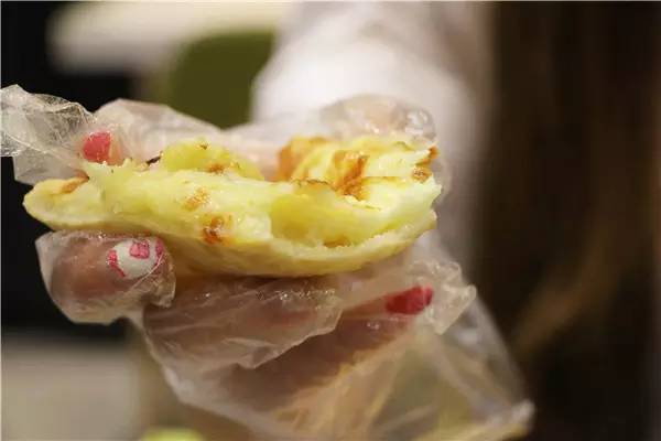 饼皮做披萨_披萨饼饼皮配料制作_披萨 饼皮