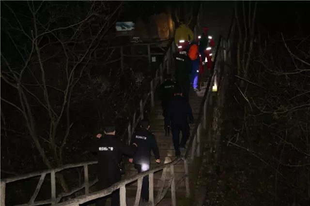 露营需要注意安全事项_驴友的露营注意事项_成功的露营旅行需要准备什么