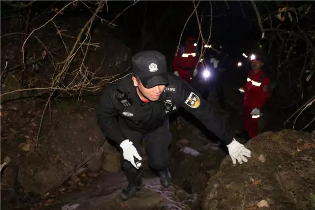 成功的露营旅行需要准备什么_驴友的露营注意事项_露营需要注意安全事项