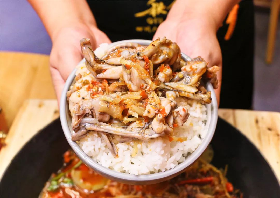 锅菜系鸭头是哪里的菜_千锅鸭头是哪个菜系_鸭头锅配菜都有什么