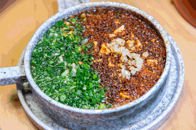 千锅鸭头是哪个菜系_锅菜系鸭头是哪里的菜_鸭头锅配菜都有什么