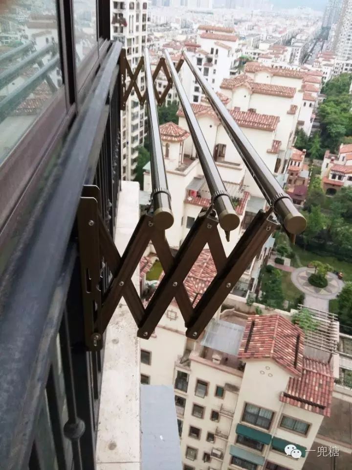 阳台晒太阳_在阳台上能晒日光浴吗_阳台上可以放浴缸吗