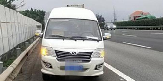 货车高速跑丢轮胎_轮胎货车丢高速跑了怎么办_轮胎货车丢高速跑多少码