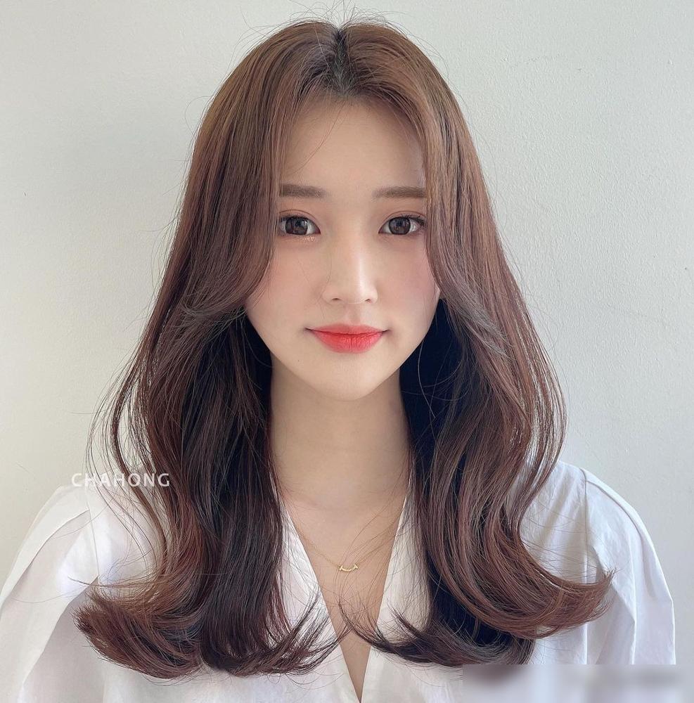 长发女士烫发图片大全_长发女烫发型图片_女士长发烫发图片