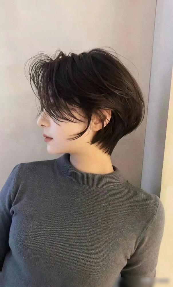 长发女士烫发图片大全_女士长发烫发图片_长发女烫发型图片