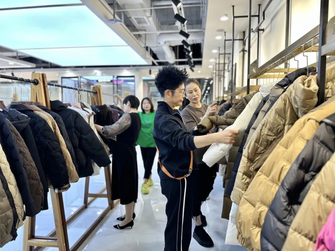 轻奢轻奢女装_轻奢女装直播间_轻奢女装店铺取名