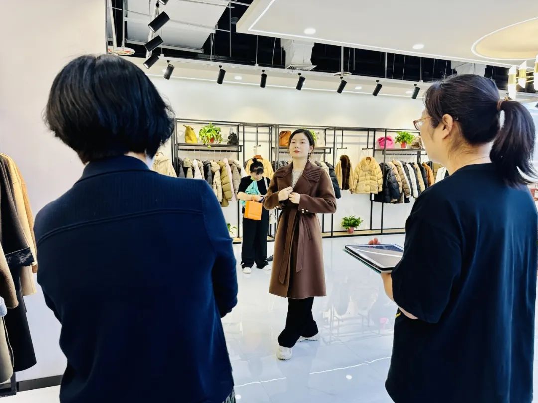 轻奢女装店铺取名_轻奢轻奢女装_轻奢女装直播间
