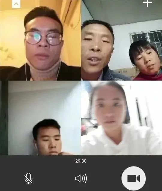 坐在树下看书的女孩_坐在树下看书的小女孩怎么画_坐树下看书女孩简笔画