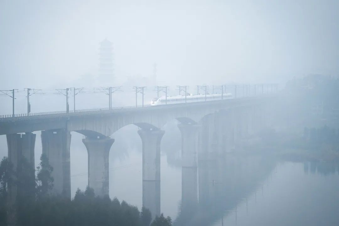 我想看火车追尾_许多火车追尾视频_视频火车追尾图片