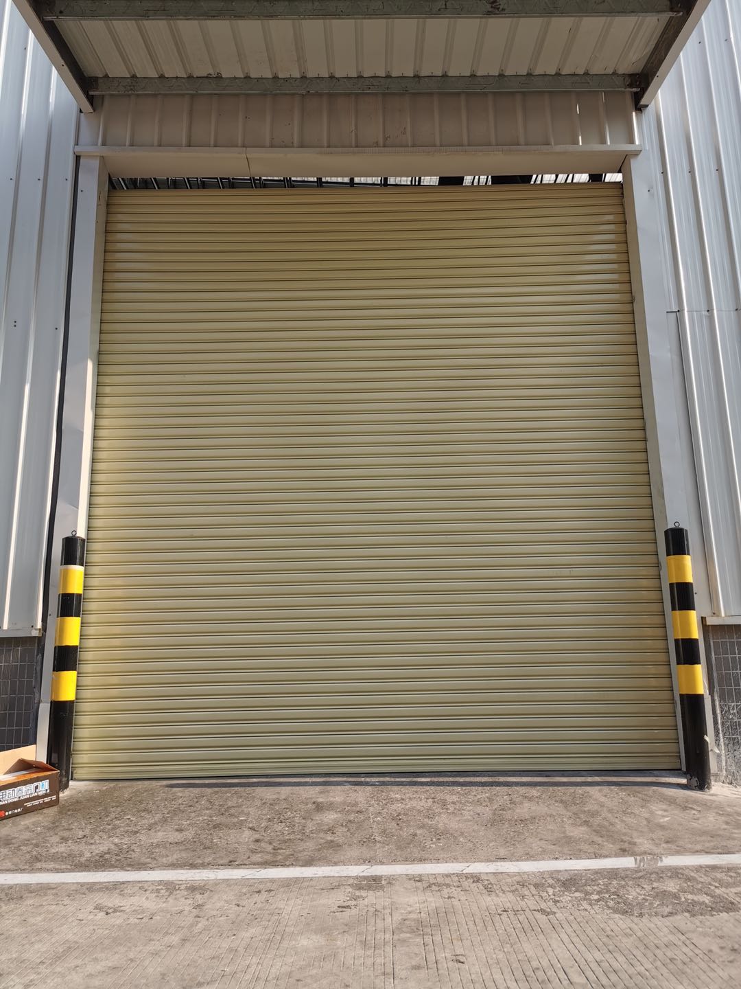 定制彩钢镀锌卷闸门无声卷闸门抗风门电动卷帘门电动卷闸门(图3)