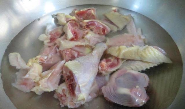 美味鸡汤营养清炖做法大全_清炖鸡汤怎么做美味营养_家庭炖鸡清汤最好吃做法