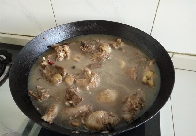 清炖鸡汤怎么做美味营养_家庭炖鸡清汤最好吃做法_美味鸡汤营养清炖做法大全