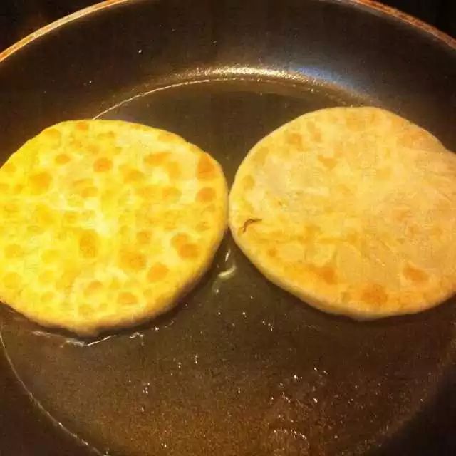 家常烙饼的视频_家常烙饼视频教程_家常烙饼怎么做又软又好吃视频