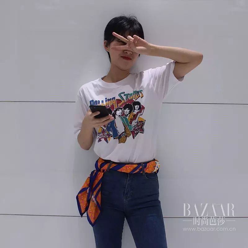 丝巾搭配小妙招_丝巾时髦搭配_搭配丝巾时髦的衣服