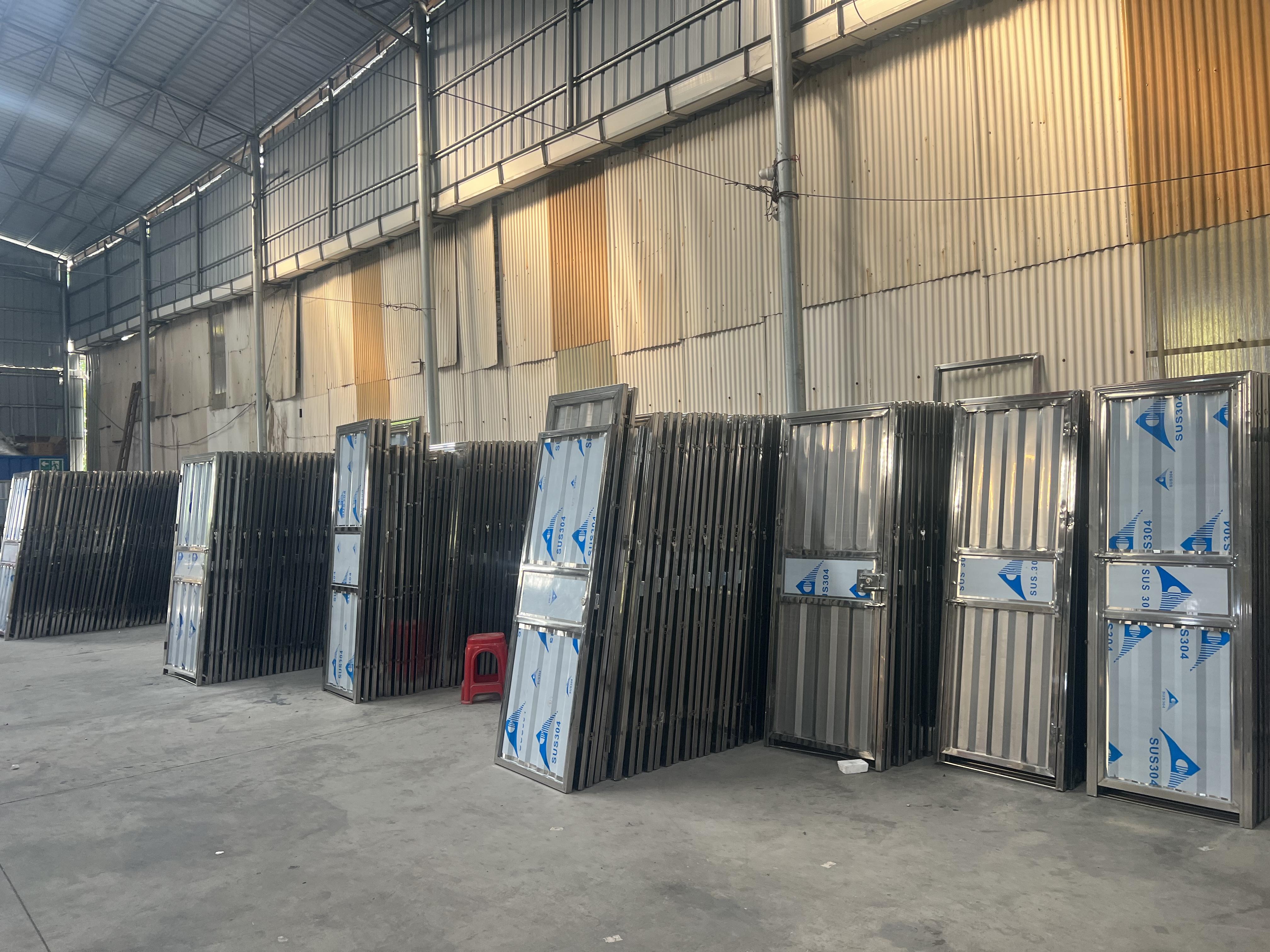 佛山201简易不锈钢门单门厕所城中村铁门阳台304出租房钢门防盗门(图7)