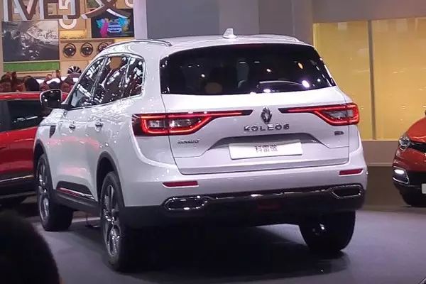 尾灯椭圆形_尾灯长的车_后尾灯又扁又长suv是什么车