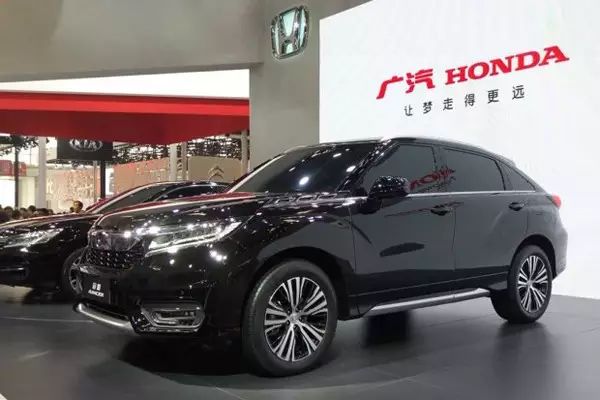 尾灯长的车_尾灯椭圆形_后尾灯又扁又长suv是什么车