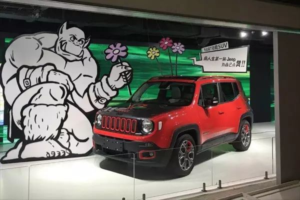 尾灯长的车_后尾灯又扁又长suv是什么车_尾灯椭圆形