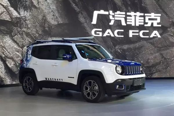 尾灯长的车_尾灯椭圆形_后尾灯又扁又长suv是什么车