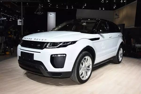尾灯椭圆形_尾灯长的车_后尾灯又扁又长suv是什么车