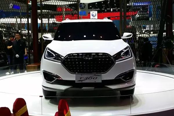 尾灯长的车_尾灯椭圆形_后尾灯又扁又长suv是什么车