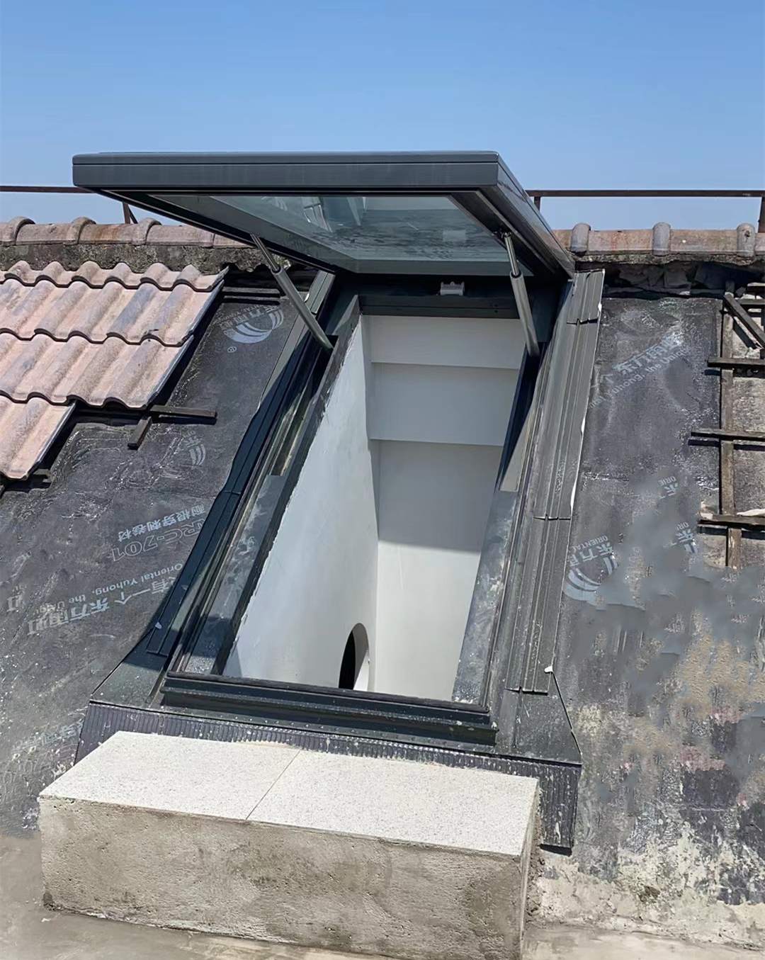 加厚铝合金斜屋顶天窗阳光房中空玻璃阁楼窗定制电动地下室采光井(图14)