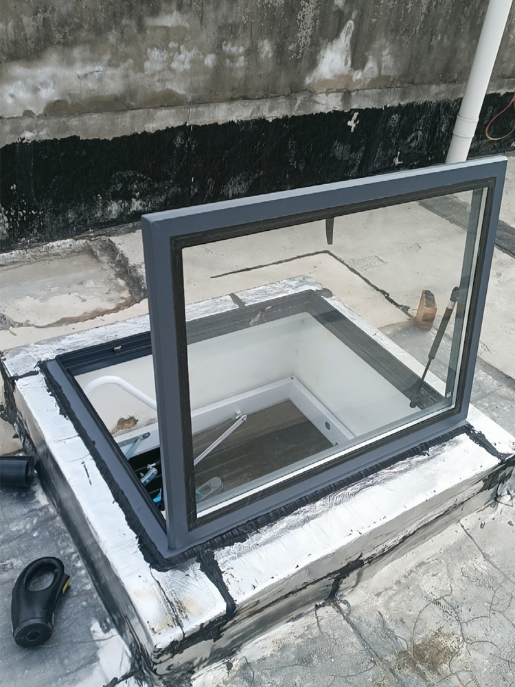 定制阳光房玻璃防雨天窗采光天井挡雨盖铝合金屋顶上人孔防雨盖板(图7)