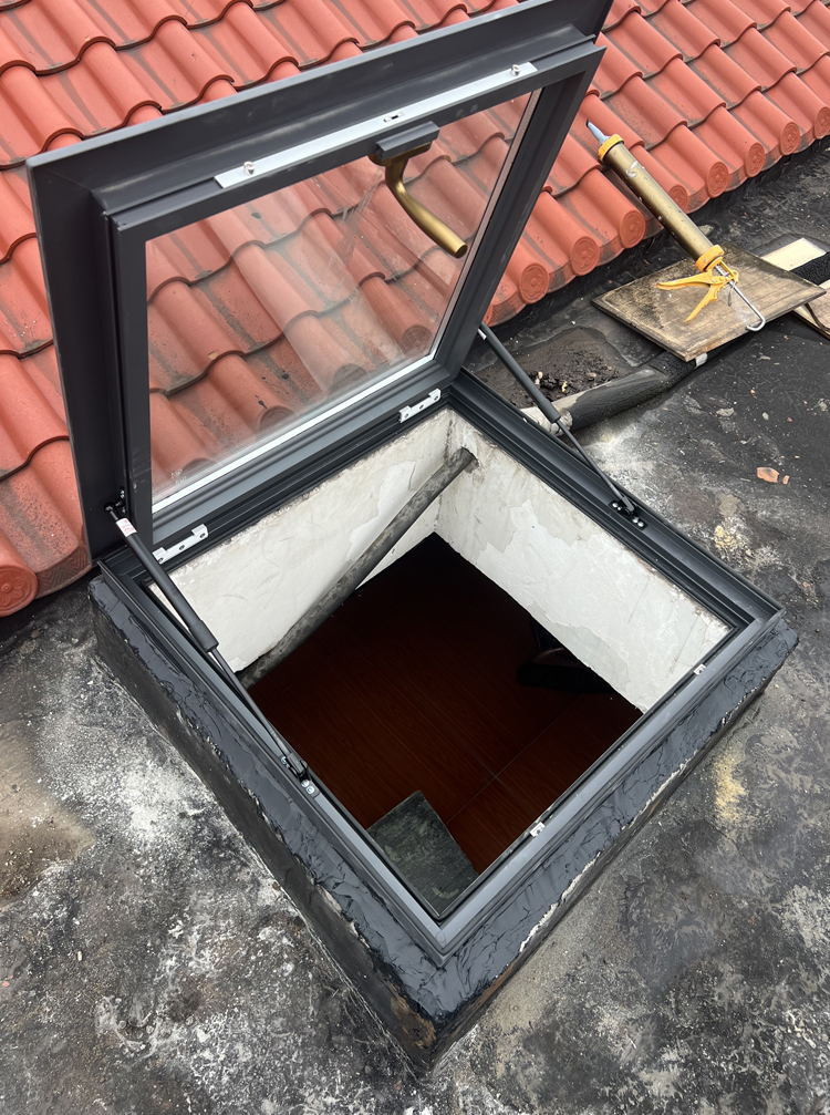 定制阳光房玻璃防雨天窗采光天井挡雨盖铝合金屋顶上人孔防雨盖板(图11)