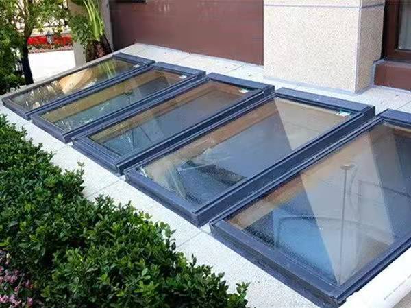 平屋顶阳光房检修口天窗地下采光井阁楼电动天窗水泥斜屋面老虎窗(图20)