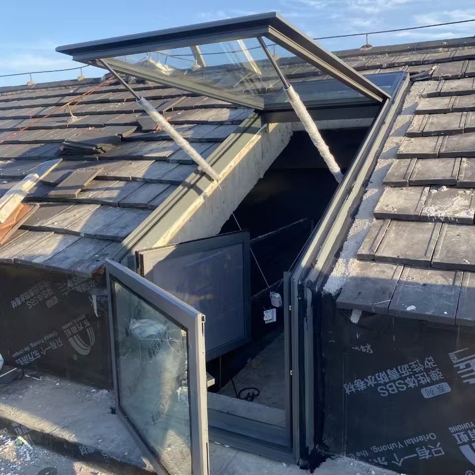 电动智能天窗别墅阳光房斜屋顶阁楼采光井老虎窗铝合金天窗平移(图2)