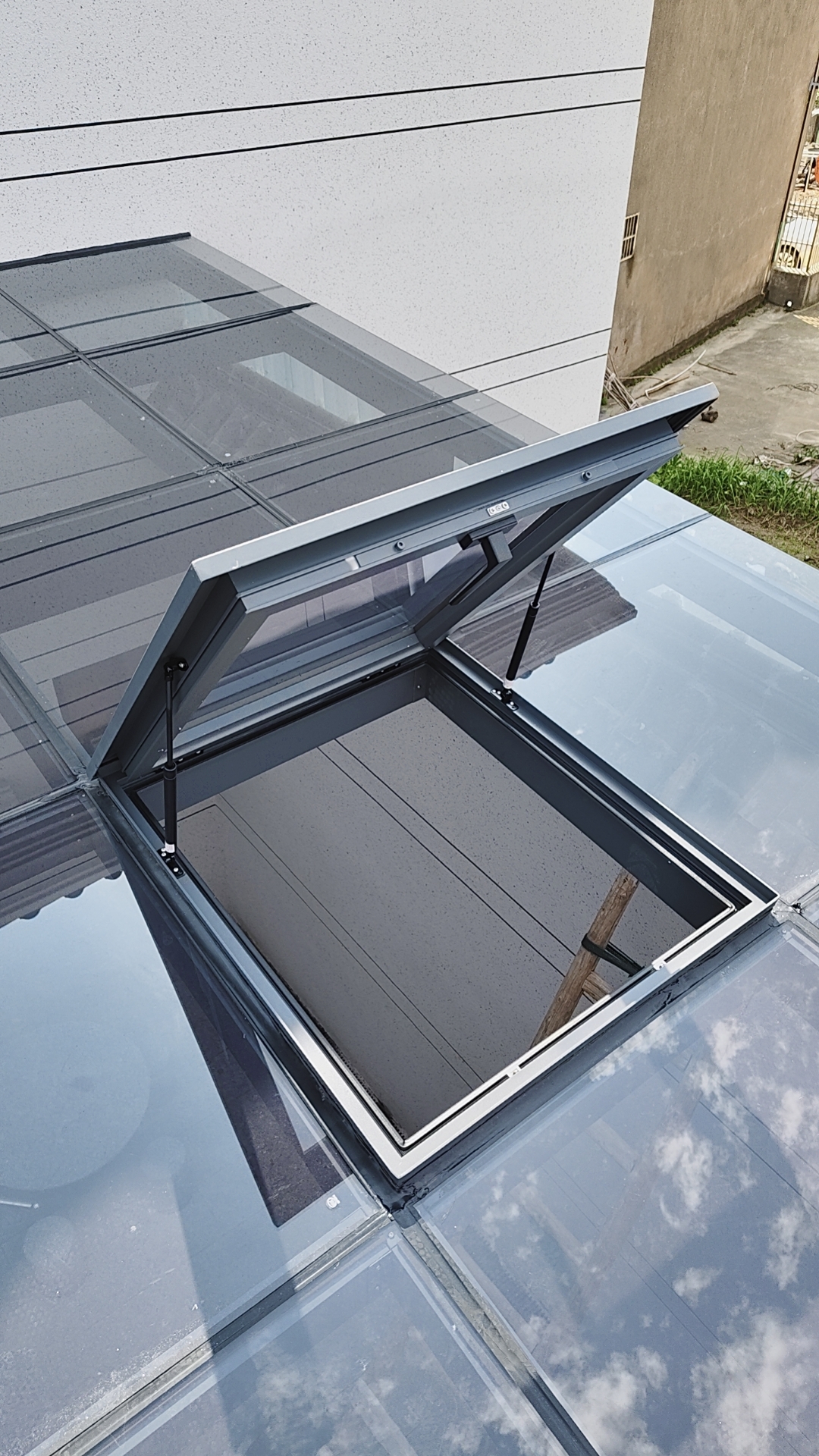 电动智能天窗别墅阳光房斜屋顶阁楼采光井老虎窗铝合金天窗平移(图12)