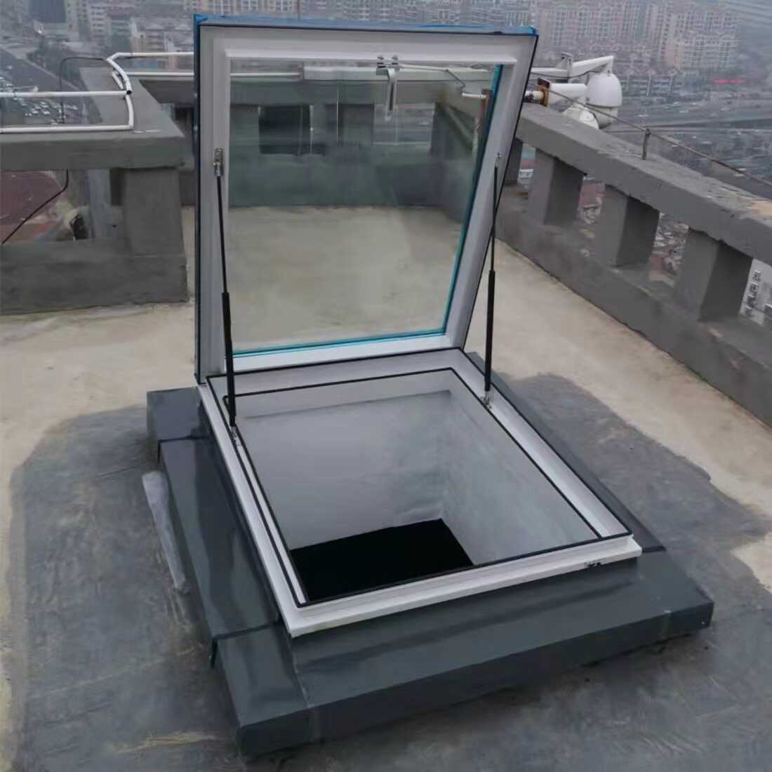 铝合金斜平屋顶面电动楼顶天窗盖阁楼阳光房地下采光井老虎窗定制(图1)
