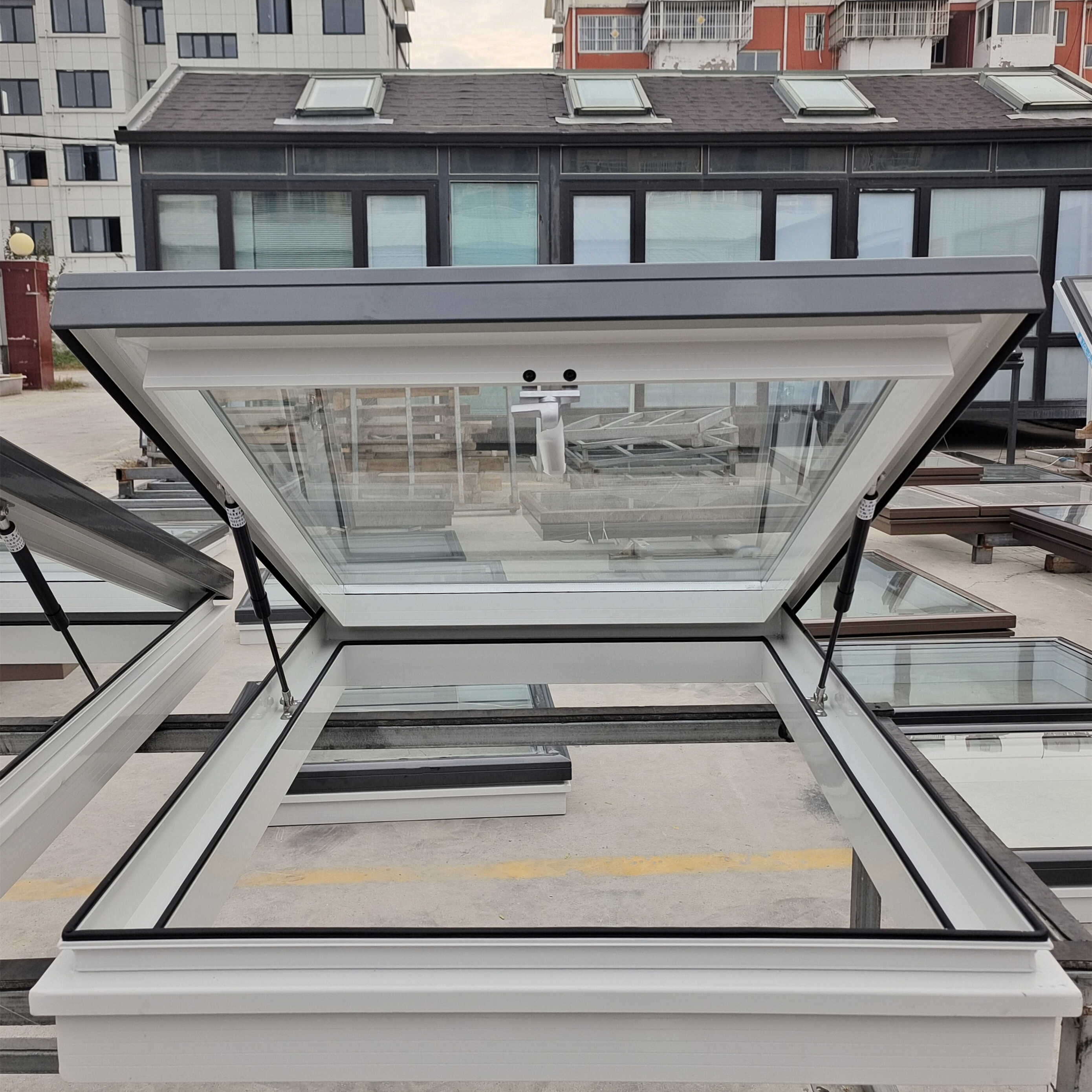铝合金斜平屋顶面电动楼顶天窗盖阁楼阳光房地下采光井老虎窗定制(图9)