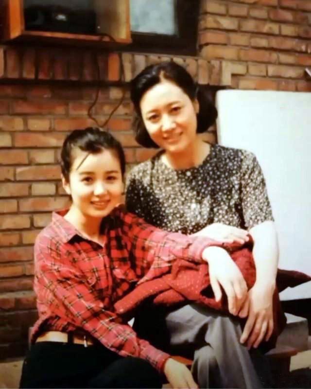 车晓彤离婚后再婚了吗_晓彤老公名字_晓彤改车